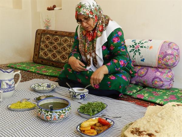 جشنواره استانی سفره بنفش در بیرجند برگزار می گردد
