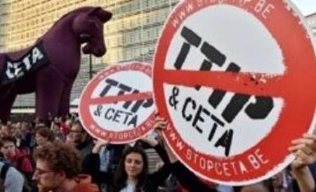 تظاهرات مخالفان توافقنامه تجارت آزاد میان کانادا و اروپا در بروکسل