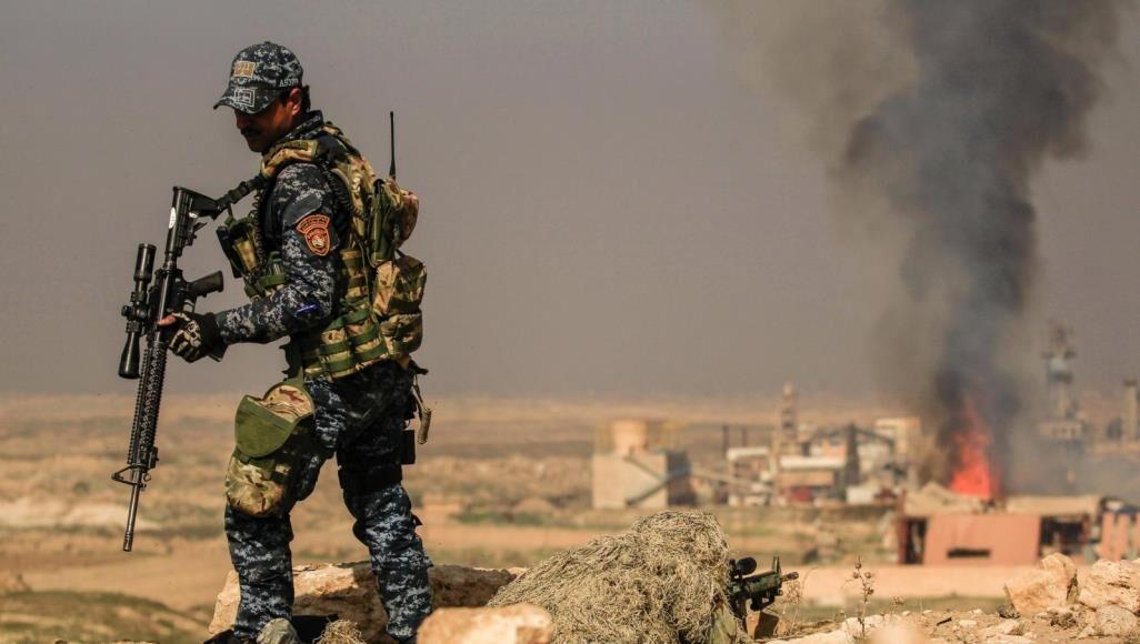 خبرنگاران ارتش و نیروهای مردمی عراق حمله داعش را دفع کردند