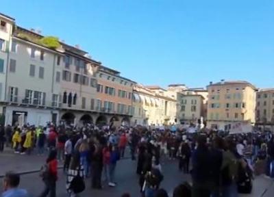 تور ایتالیا: تظاهرات دانش آموزان ایتالیایی در حمایت از محیط زیست