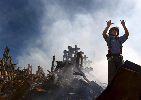 تصاویر ، یادی از آتش نشان های یازده سپتامبر در سالگرد حادثه ، 343 آتش نشان در این حادثه جان باختند