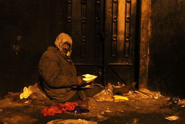 شرایط بی خانمان های تهران در شبی که دما به منفی 3 درجه رسید
